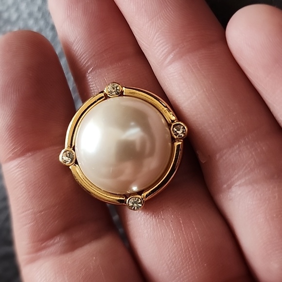 VTG Richelieu clip on earrings - Picture 5 of 7